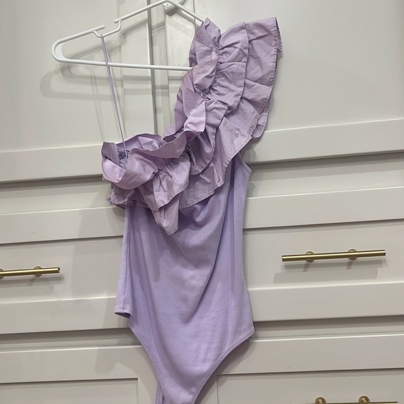 Express Ruffle Body Suit - Picture 2 of 2